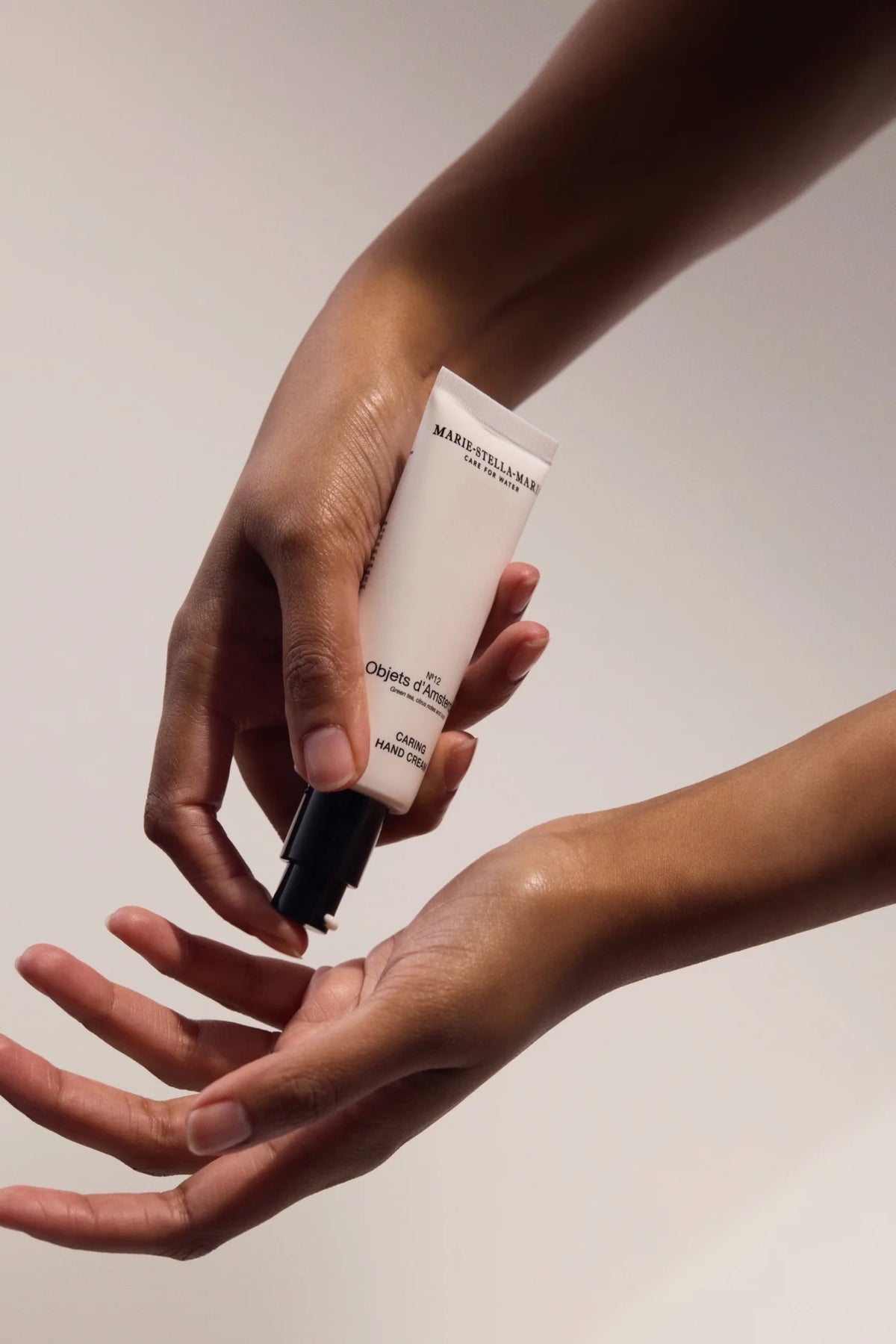 Caring Hand Cream Objets d’Amsterdam ambiance