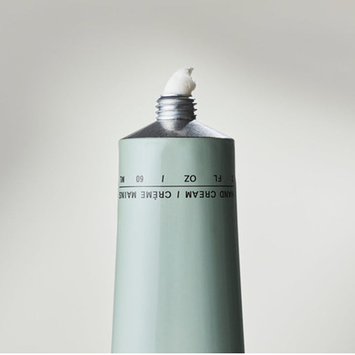 Salt & Stone Hand Cream - Bergamot & Eucalyptus ambiance