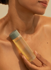 Alpha-H Firming Peptide Body Oil ambiance 3