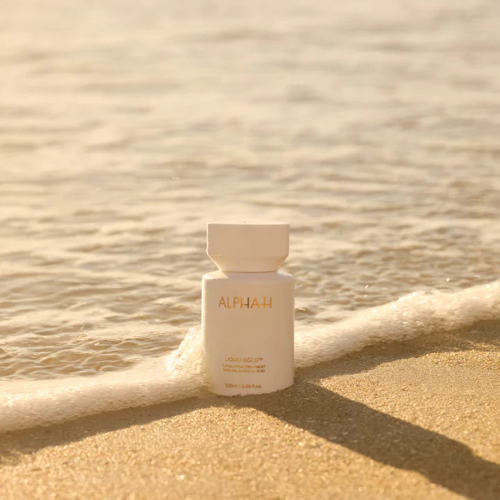Alpha-H Liquid Gold Exfoliating Treatment ambiance