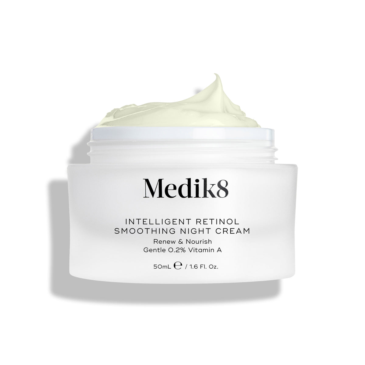 Medik8 Intelligent Retinol Smoothing Night Cream 50ml avec texture