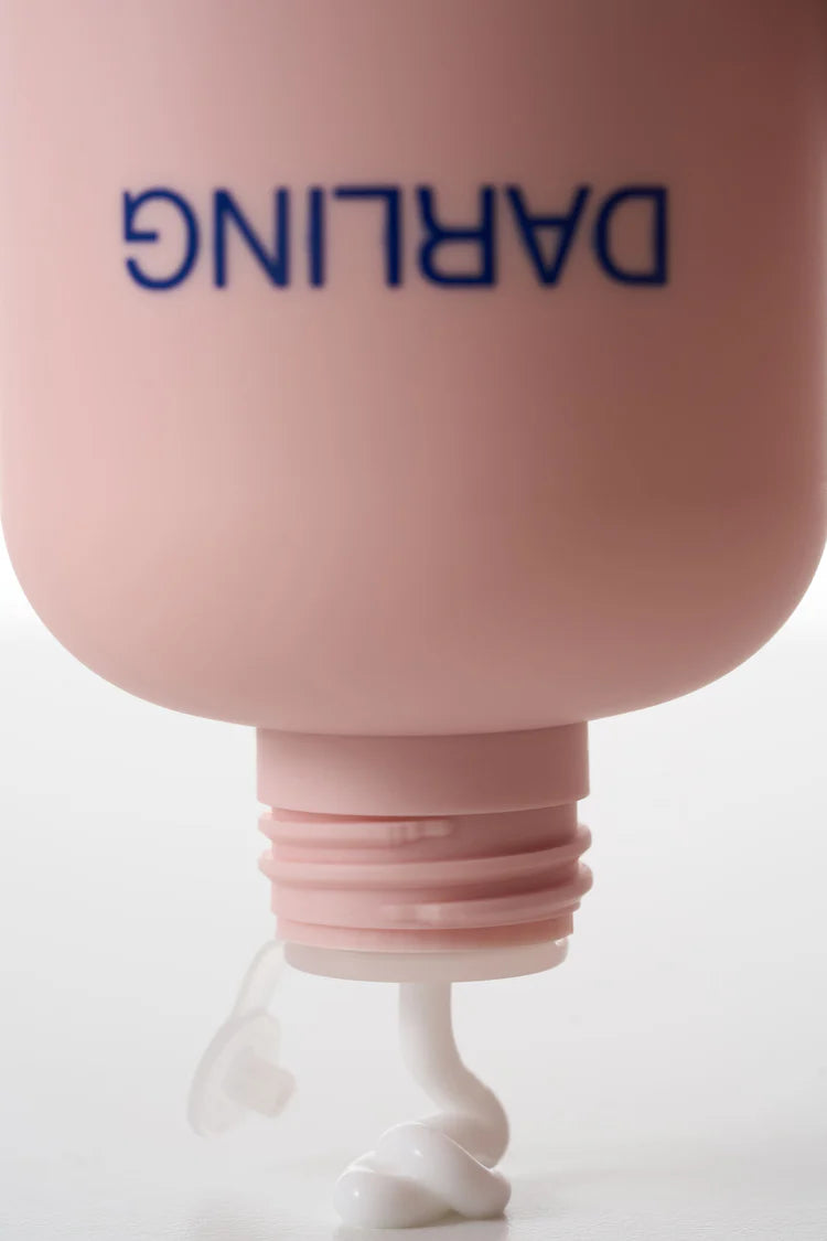Darling Hydrating and Balancing Body Lotion ambiance