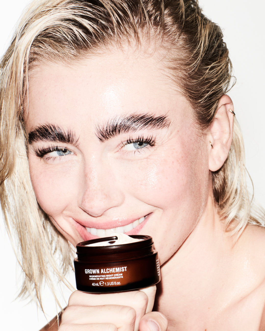 Grown Alchemist Regenerating Night Cream ambiance