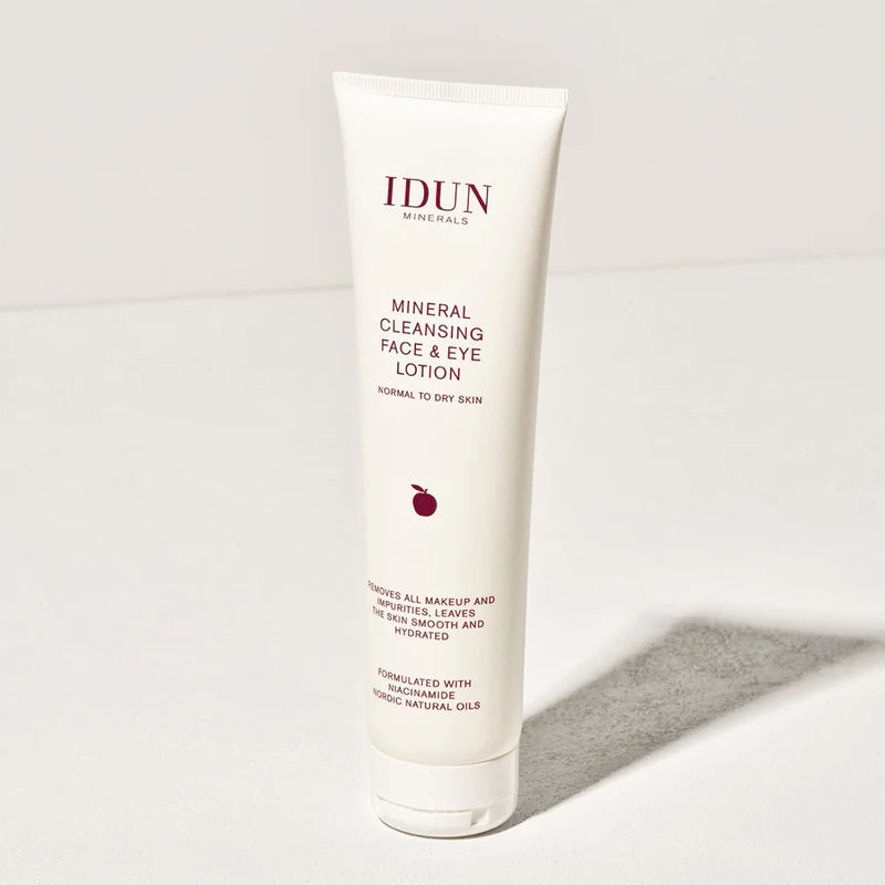 Idun Minerals Mineral Cleansing Lotion ambiance