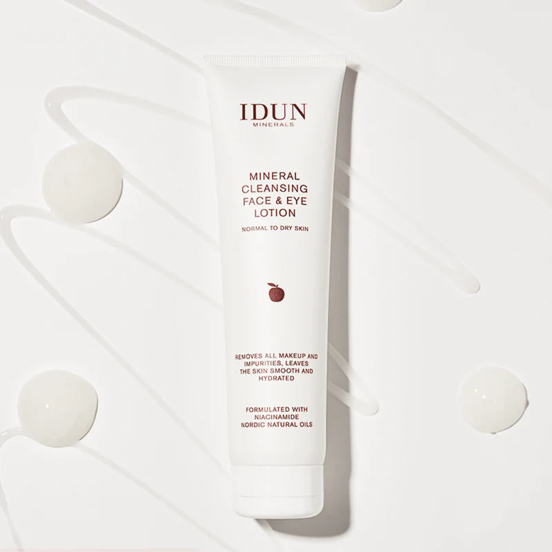Idun Minerals Mineral Cleansing Lotion ambiance 2