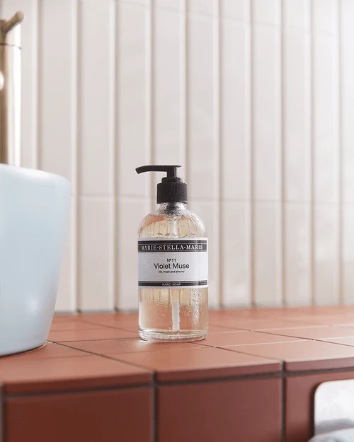 Marie-Stella-Maris Hand Soap - Violet Muse ambiance 1