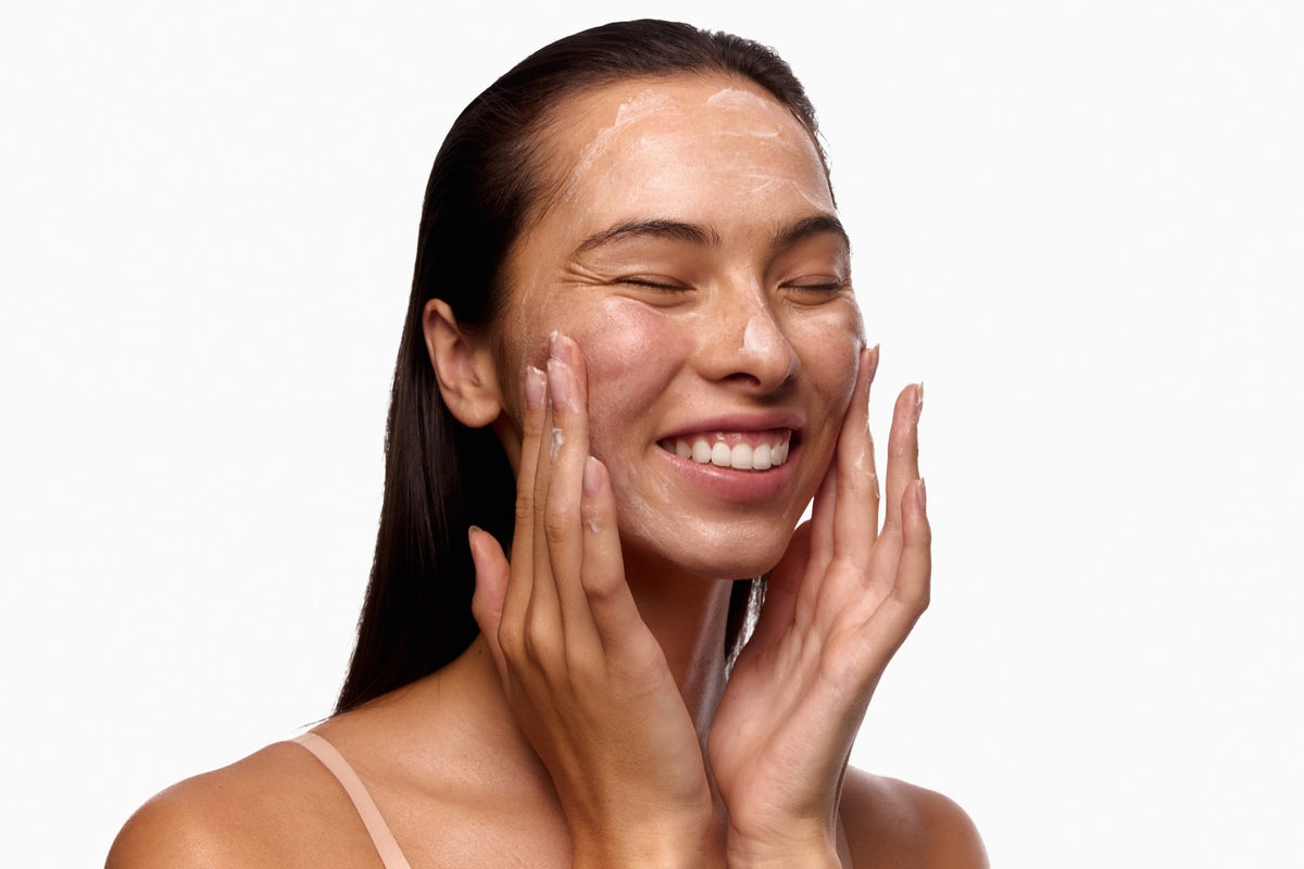 Alpha-H Smoothing AHA Face and Body Scrub gommage sur le visage