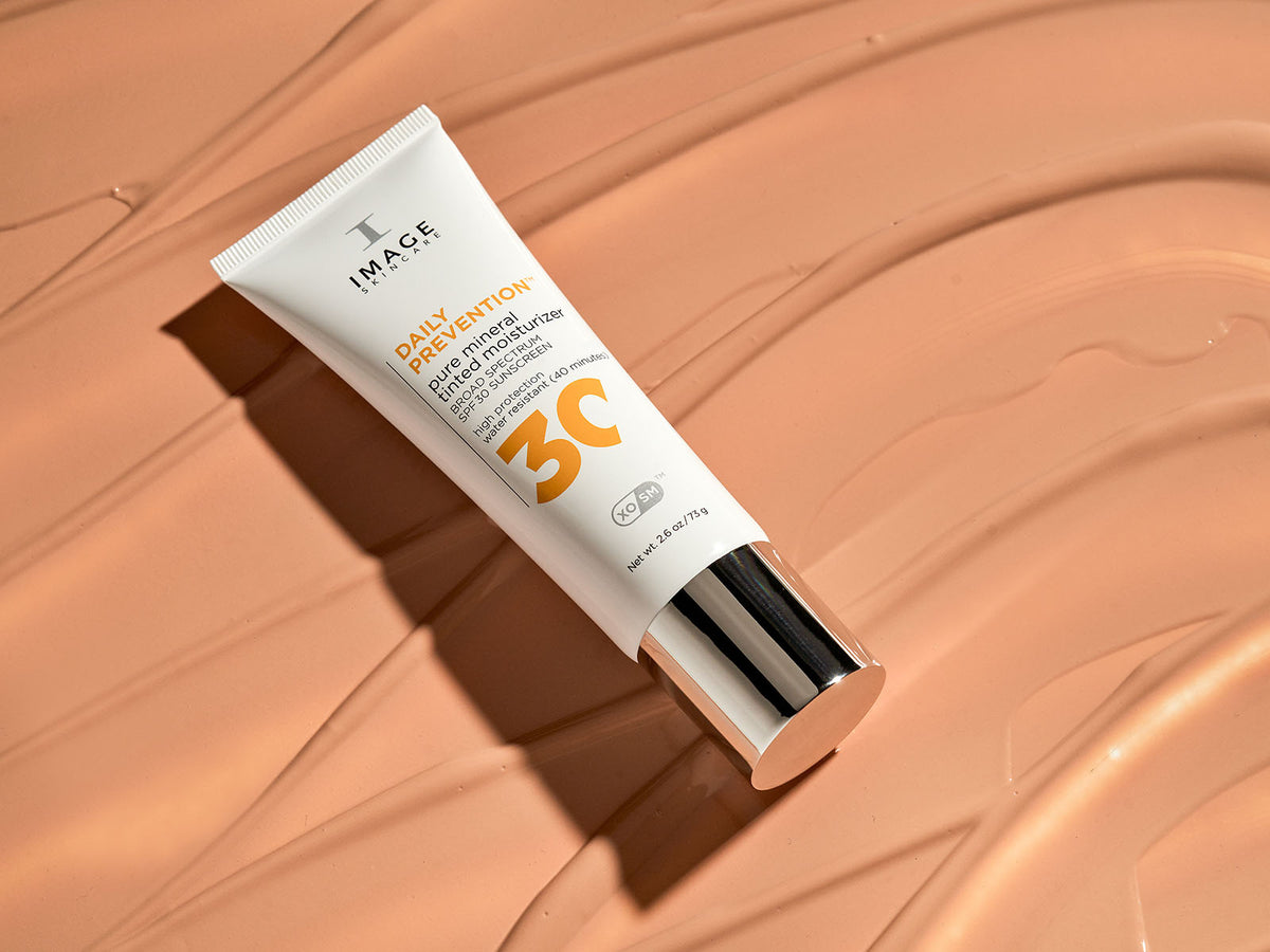 Image Skincare Daily Prevention Pure Mineral Tinted Moisturizer SPF 30 ambiance