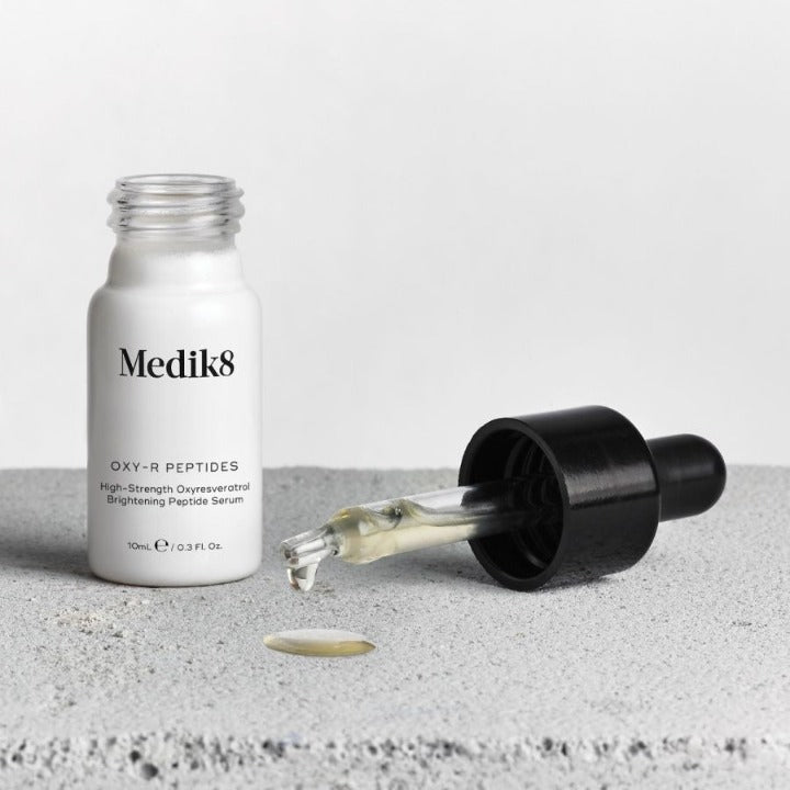 Medik8 Oxy-R Peptides 2x 10ml flacon avec pipette et goutte de sérum