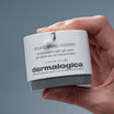 Dermalogica Sound Sleep Cocoon pot 50ml dans la main