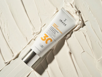 Image Skincare Daily Prevention Pure Mineral Hydrating Moisturizer SPF 30 ambiance