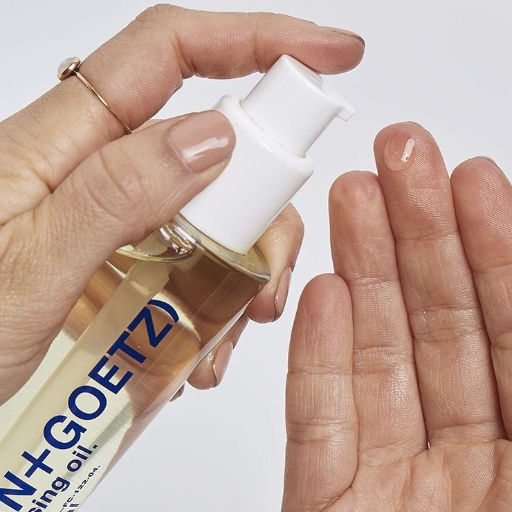 Malin+Goetz Facial Cleansing Oil ambiance