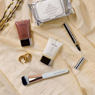 Image Skincare I BEAUTY - Flawless Foundation Brush sfeer