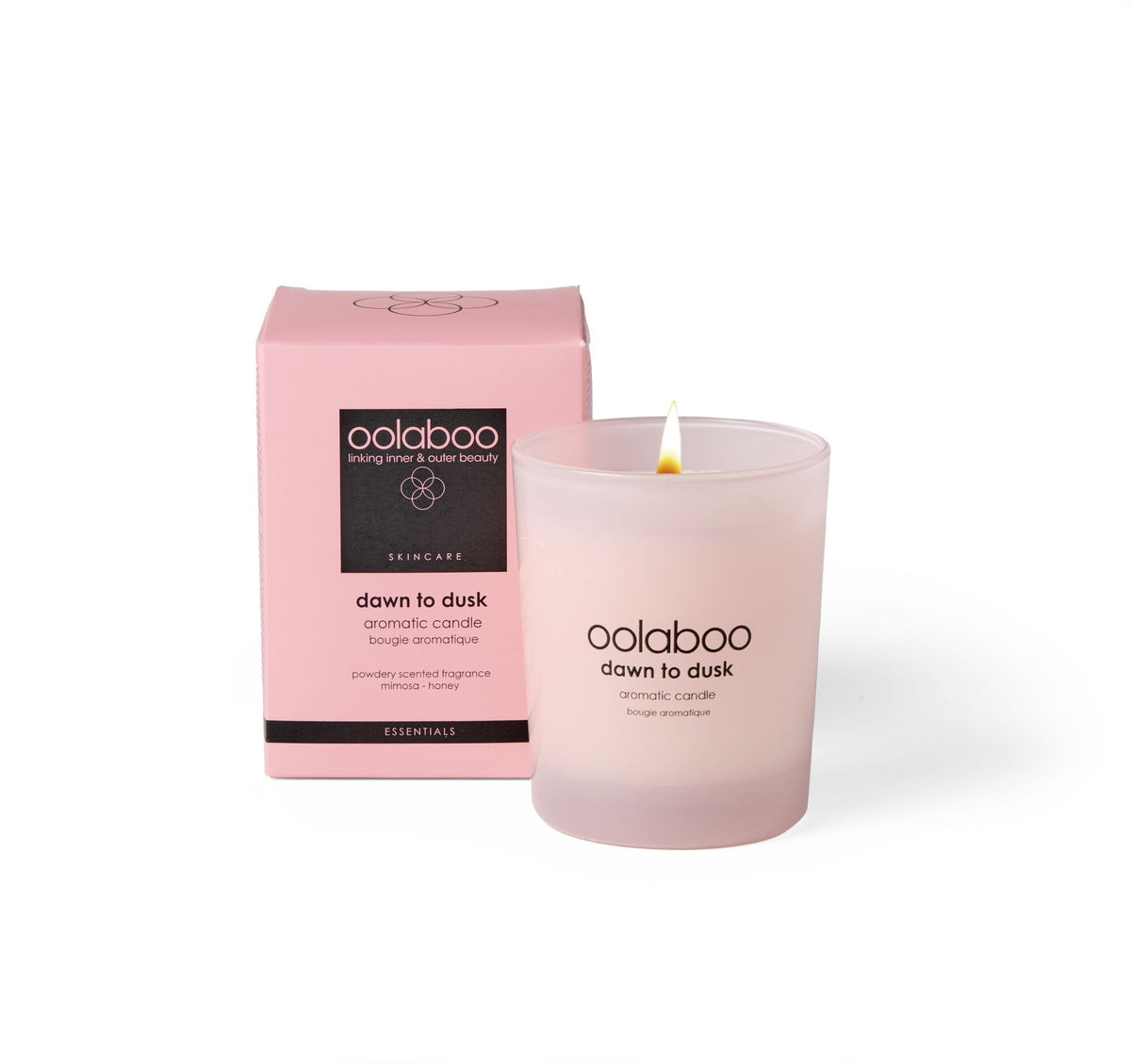 Oolaboo Dawn to Dusk Aromatic Candle allumée avec son coffret