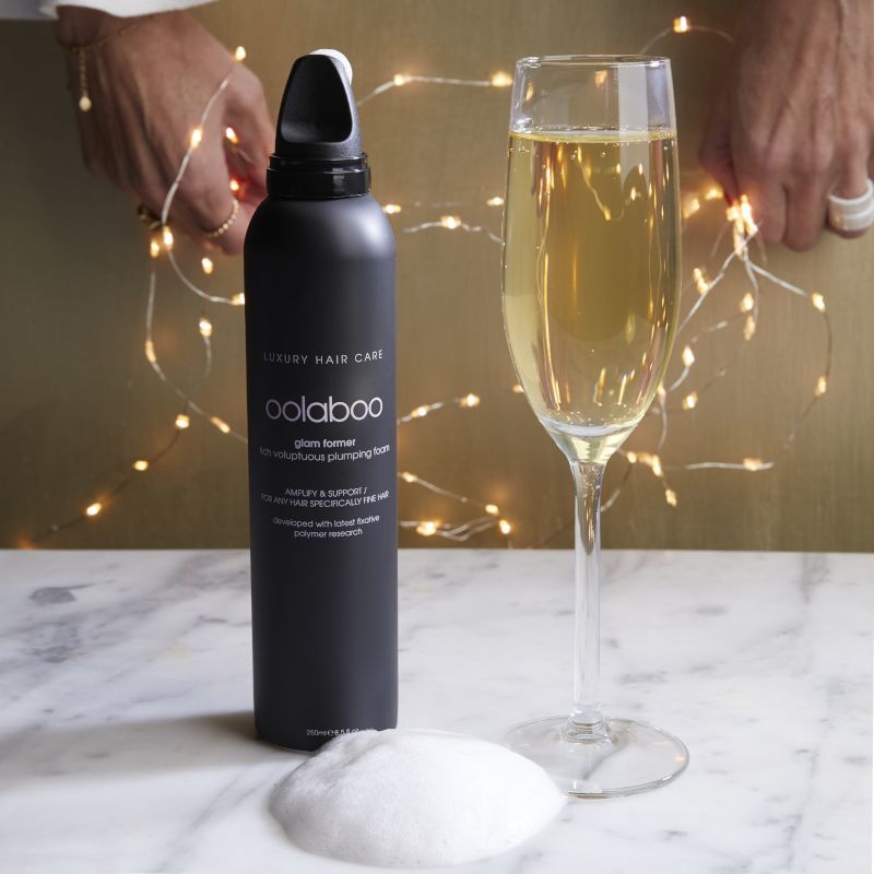 Oolaboo Glam Former Plumping Foam avec mousse et champagne