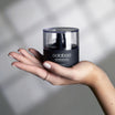 Oolaboo Morning Dew Prebiotic Serum dans la main