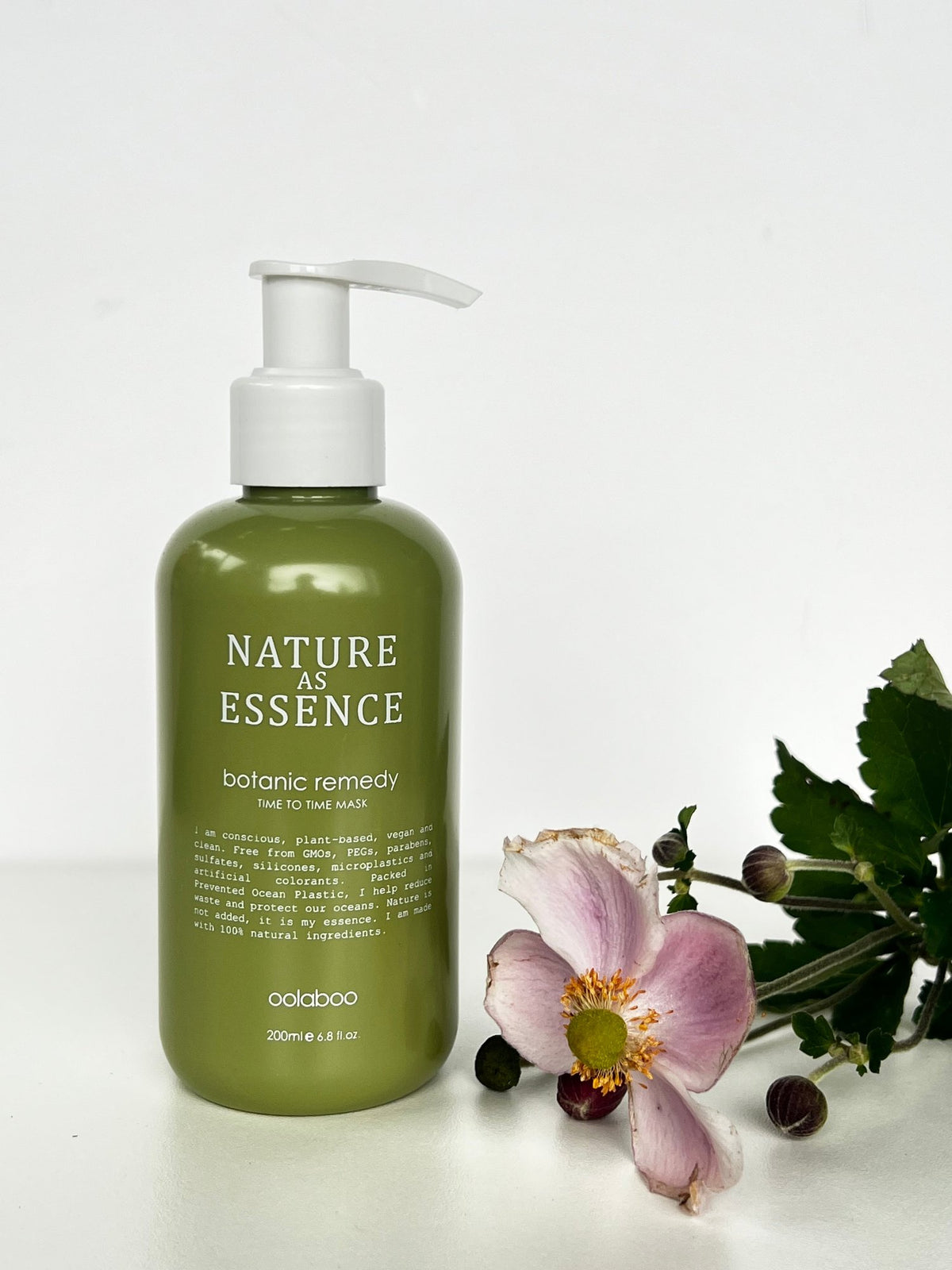 Oolaboo Nature As Essence Botanic Remedy Hair Mask flacon pompe avec fleur rose