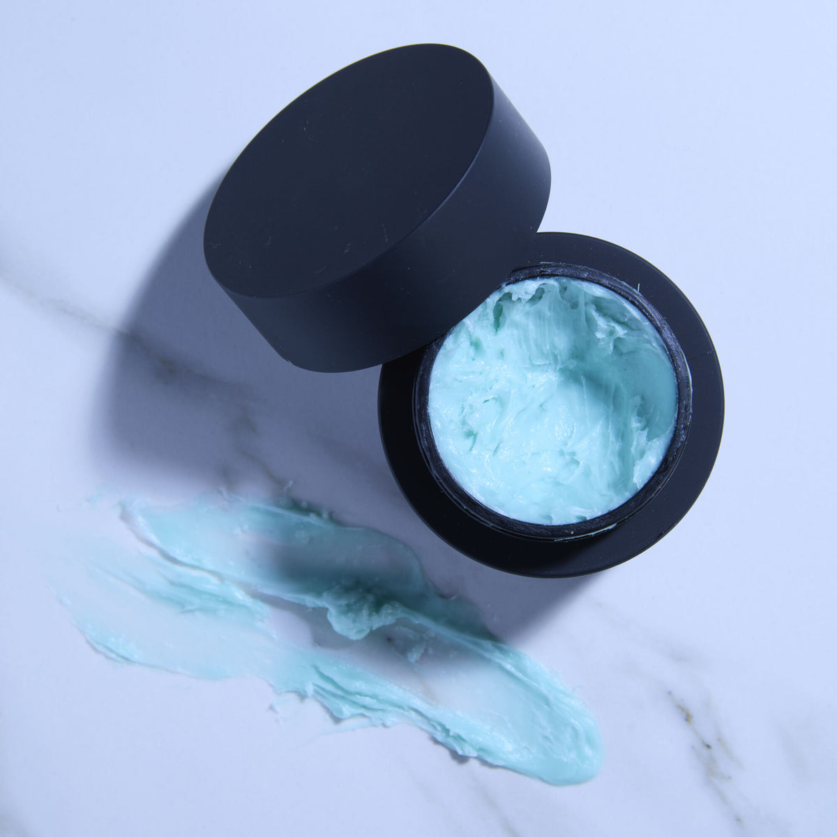 Oolaboo Oil Control Mask ouvert avec le masque