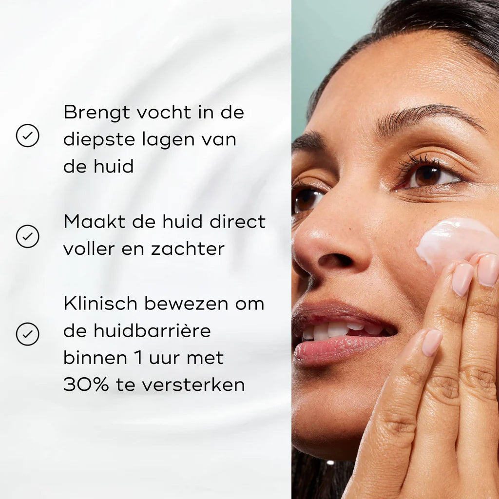 Medik8 Total Moisture Daily Facial Cream modèle avec bienfaits
